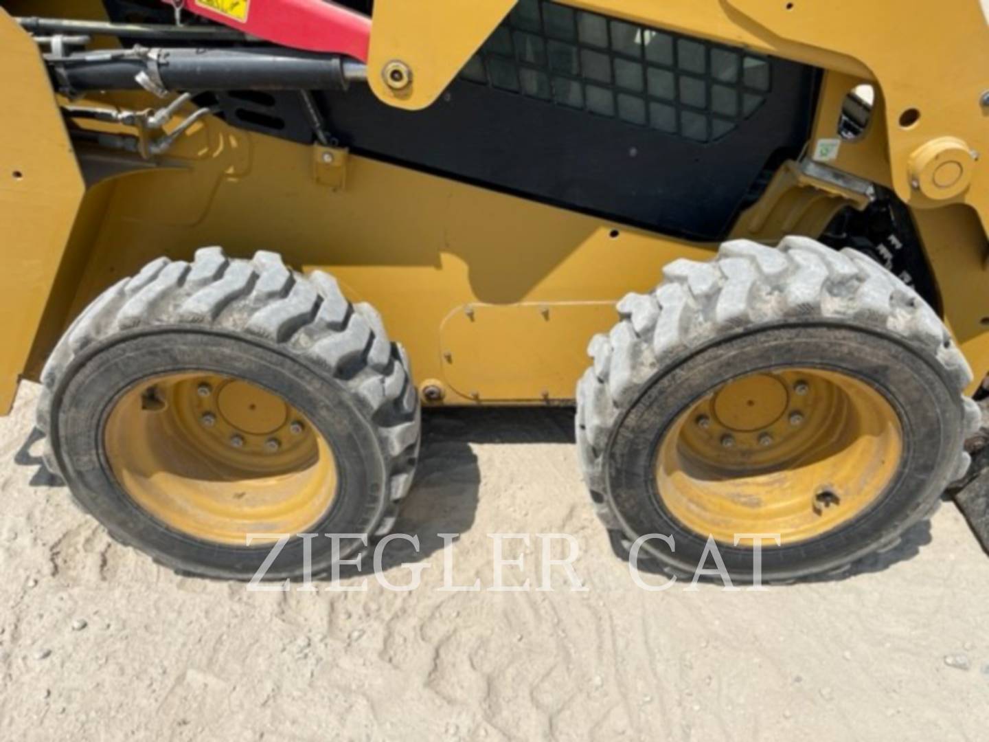 2017 Caterpillar 226D Skid Steer Loader