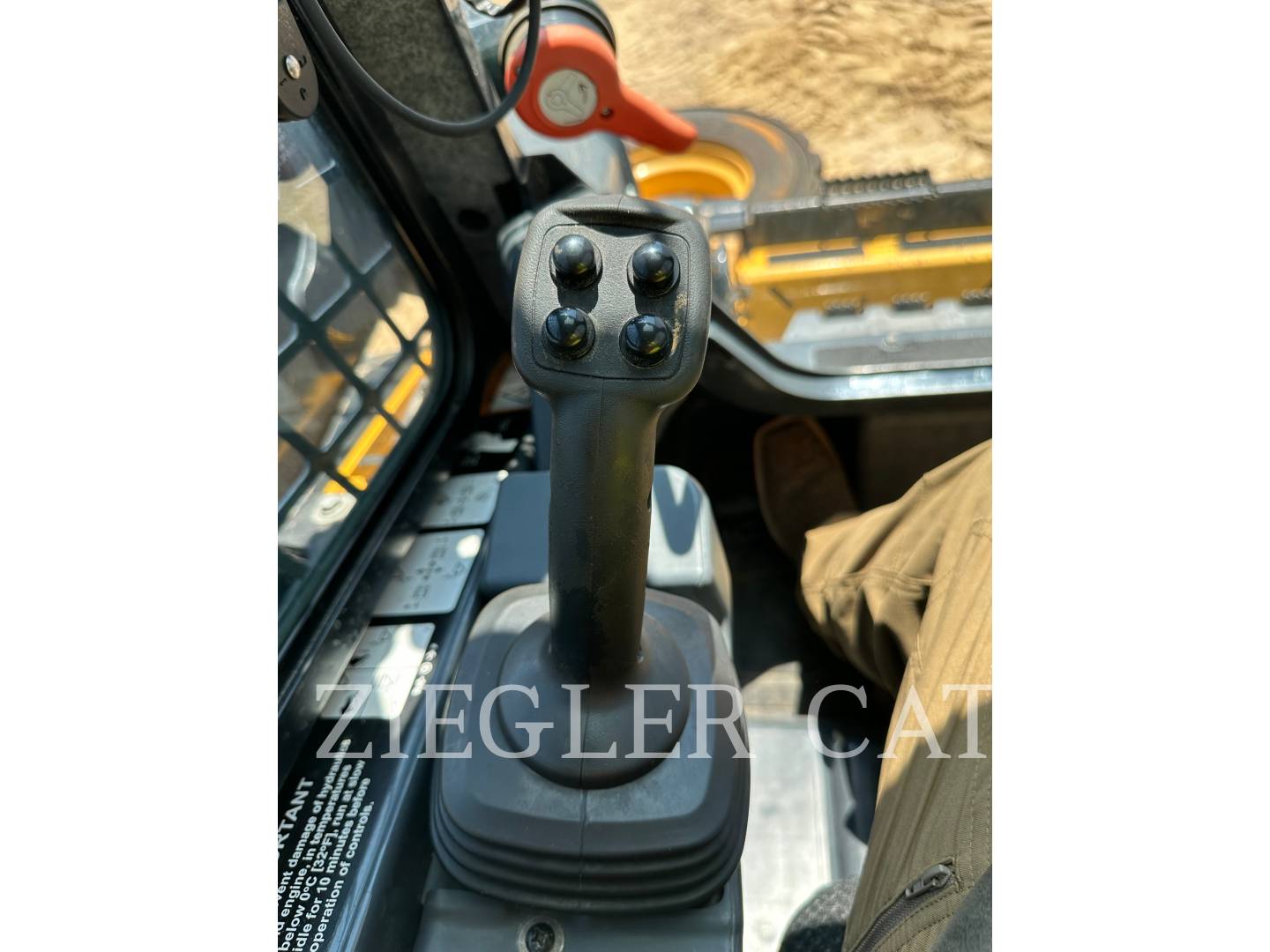 2018 John Deere 320G Skid Steer Loader