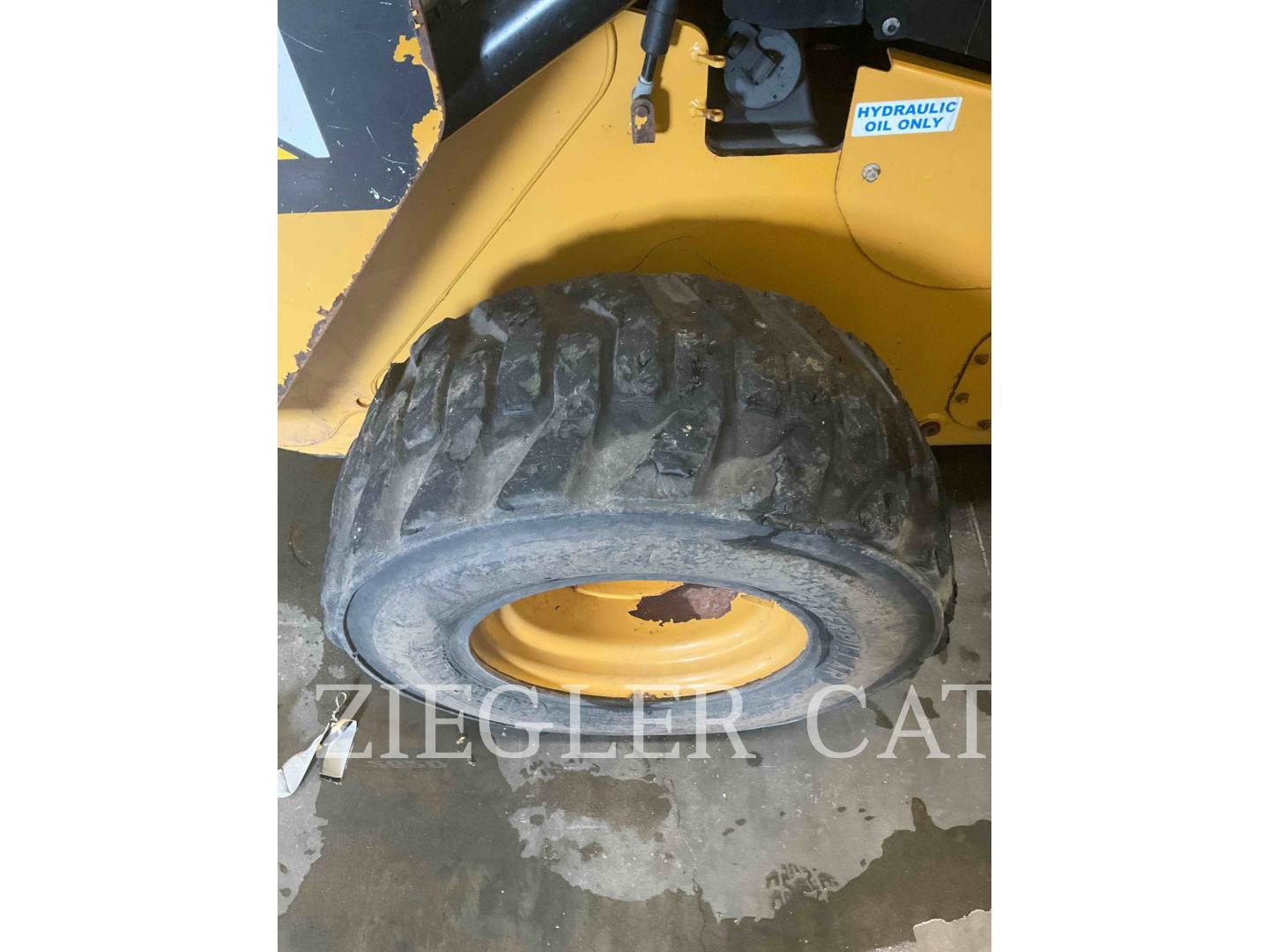 2014 Caterpillar 262D Skid Steer Loader