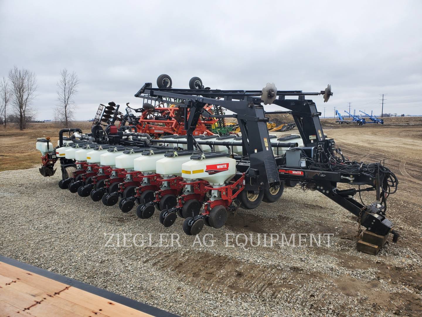 2002 AGCO White 8524-30_DE Planter