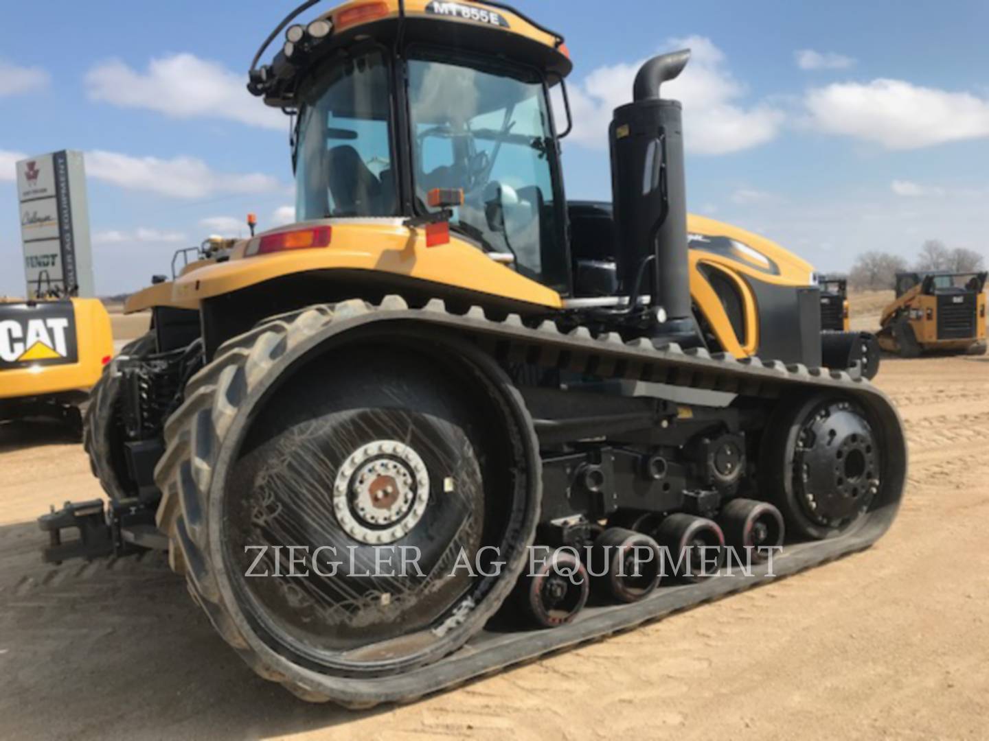 2015 Challenger MT855E Tractor