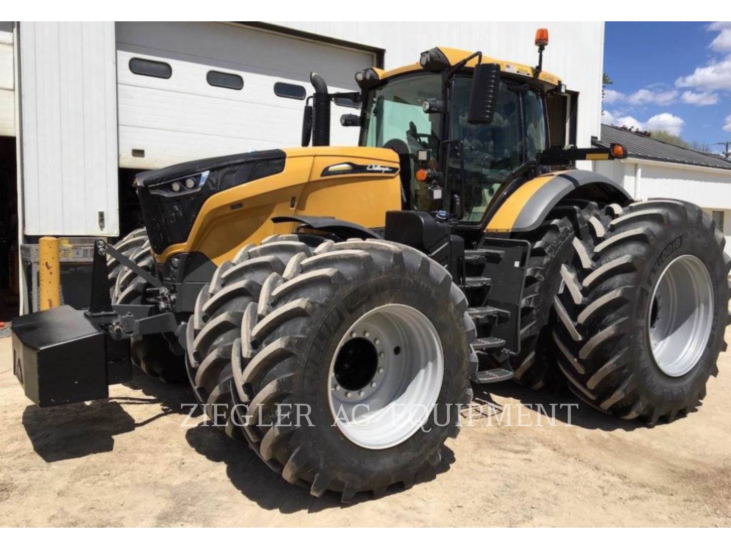 2016 Challenger CH1046 Tractor