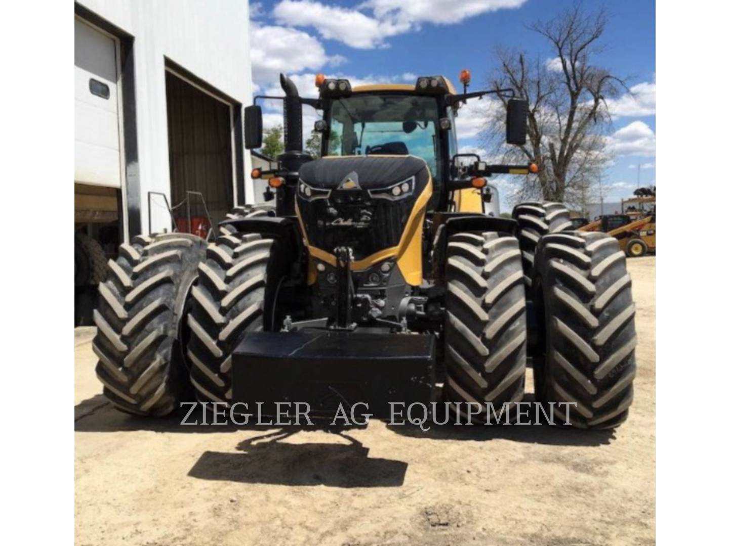 2016 Challenger CH1046 Tractor