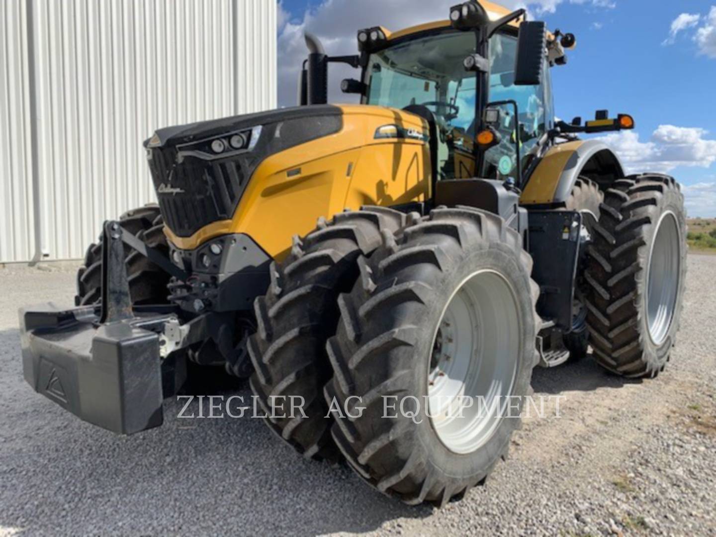 2017 Challenger CH1038 Tractor