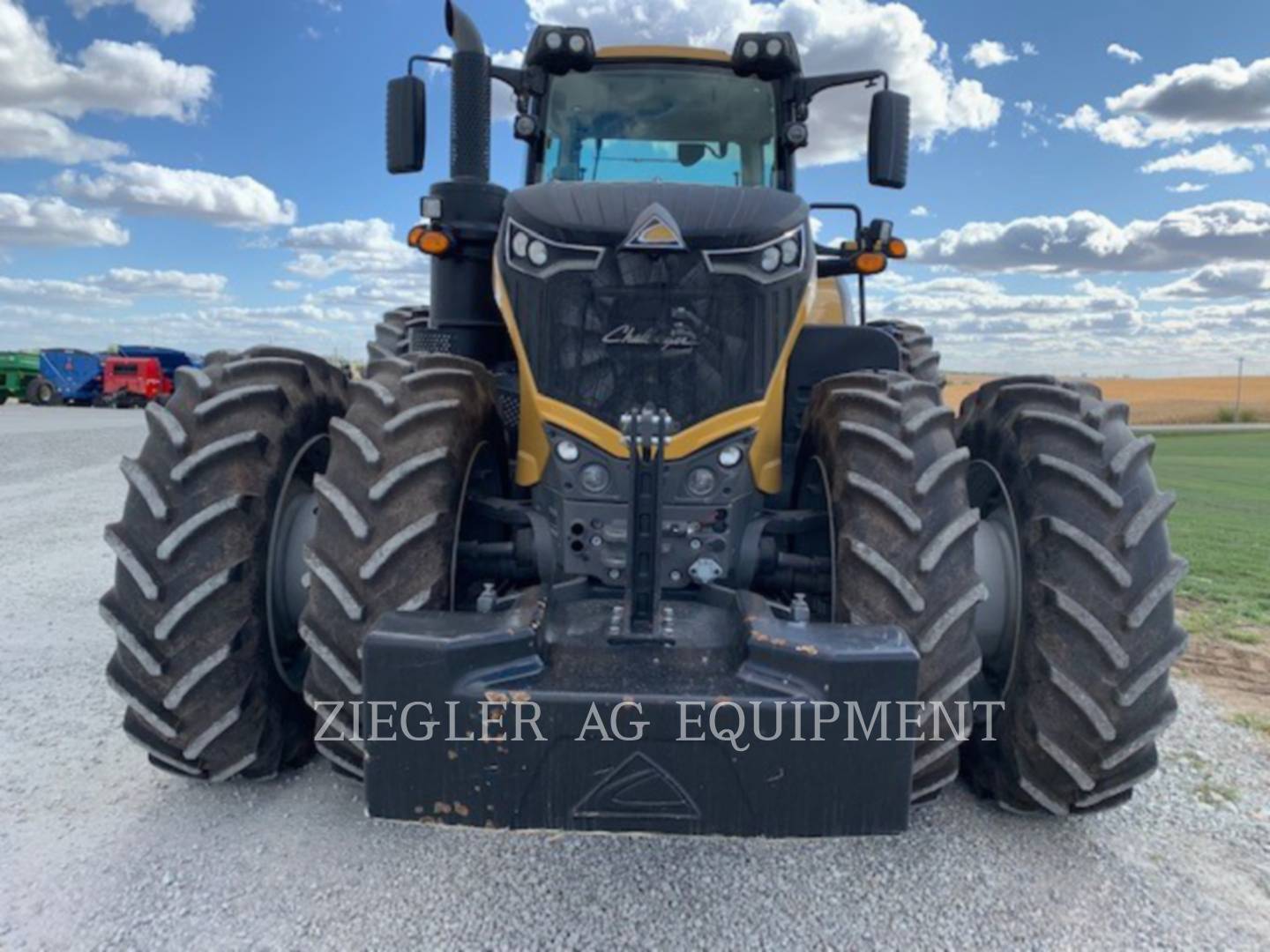 2017 Challenger CH1038 Tractor