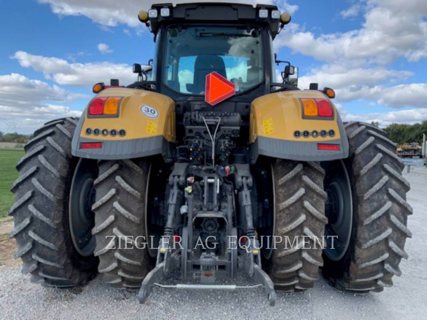 2017 Challenger CH1038 Tractor