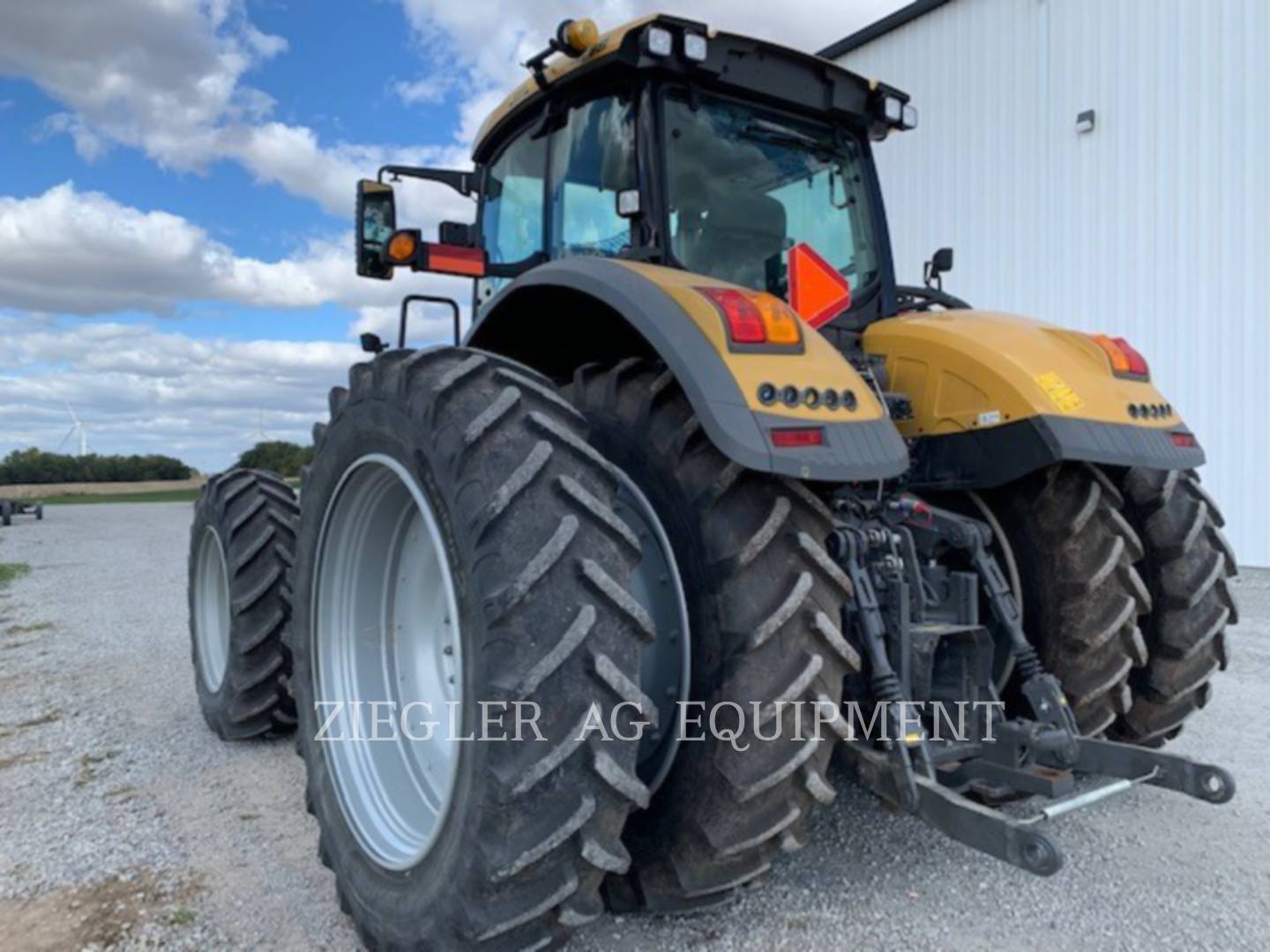 2017 Challenger CH1038 Tractor