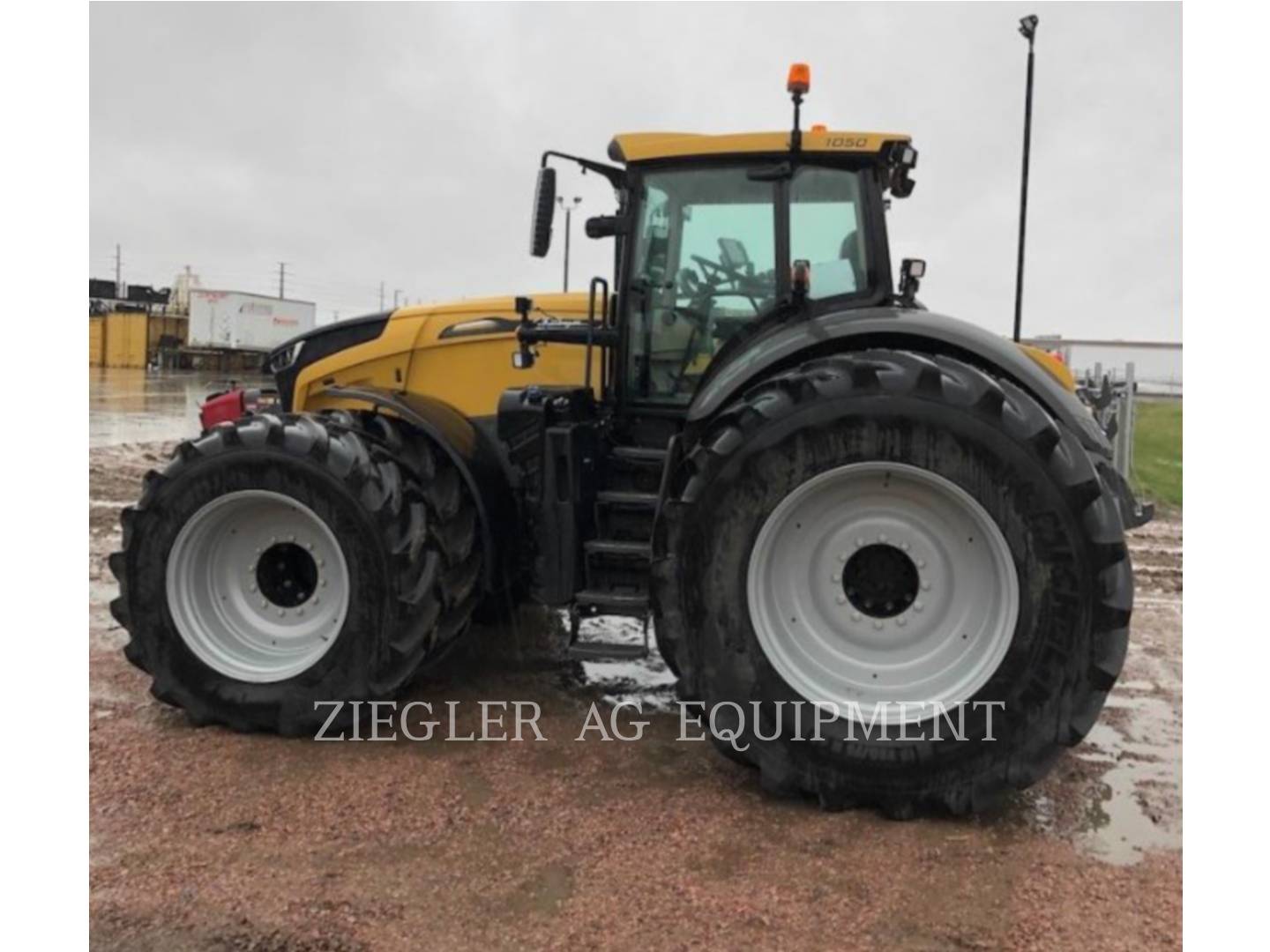 2017 Challenger CH1050 Tractor