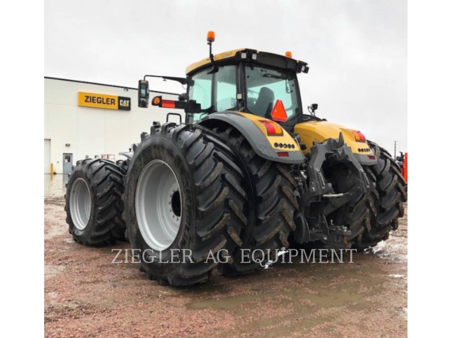 2017 Challenger CH1050 Tractor