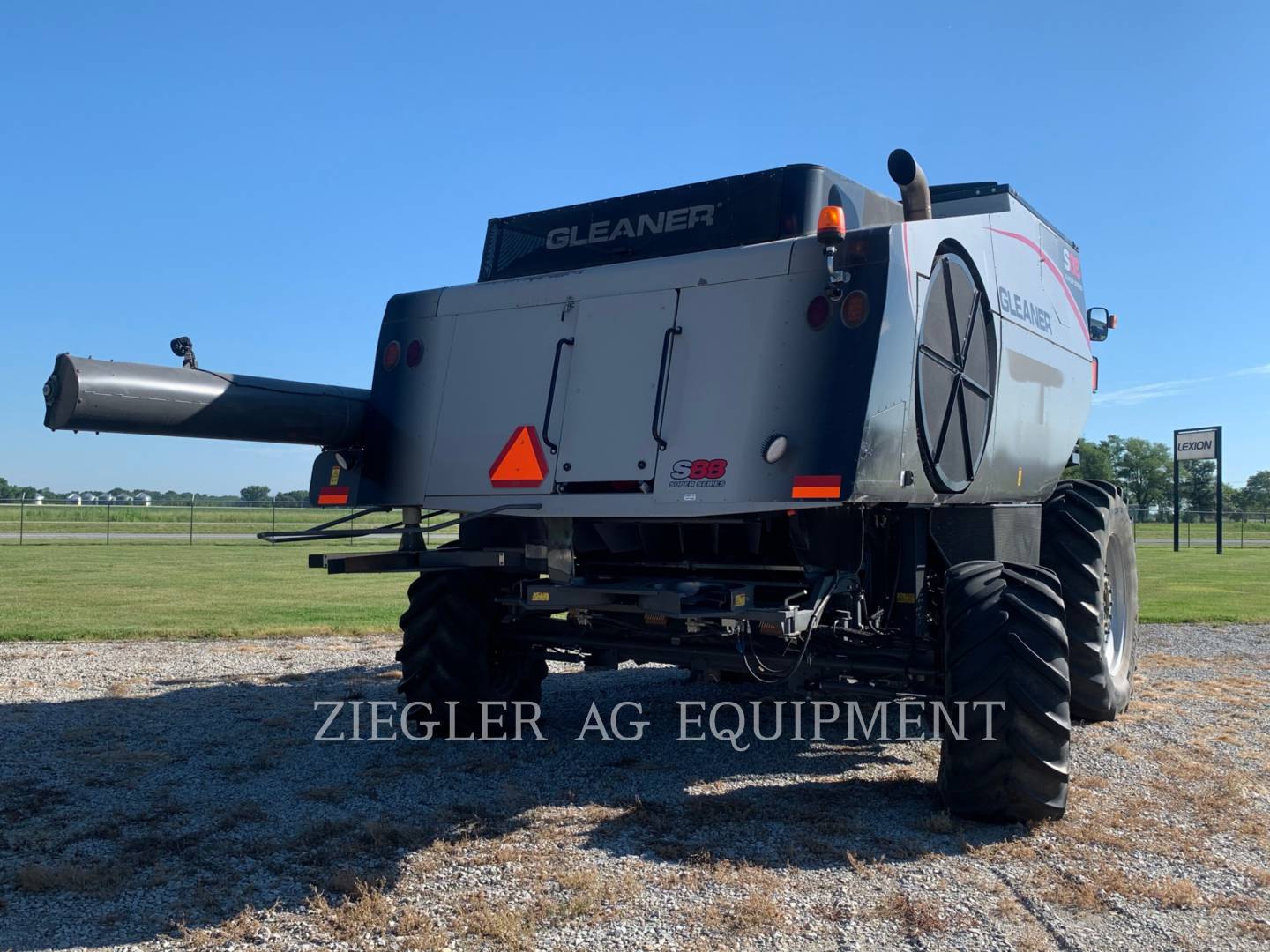 2014 Gleaner S88 Combine