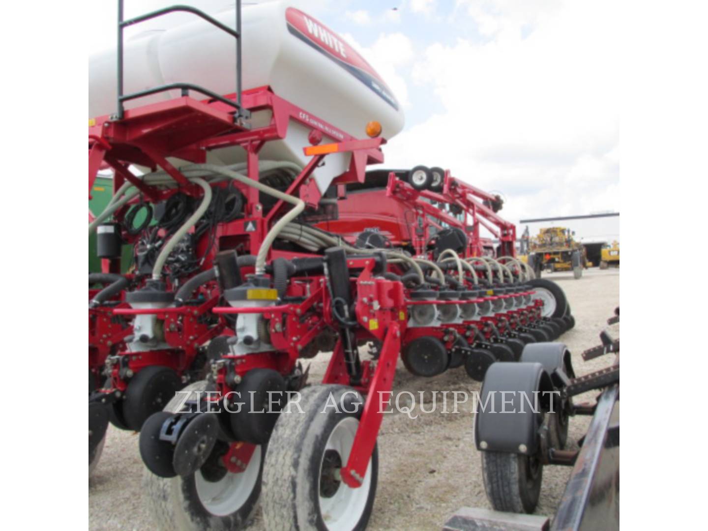 2009 AGCO White 8824-30_DE Planter