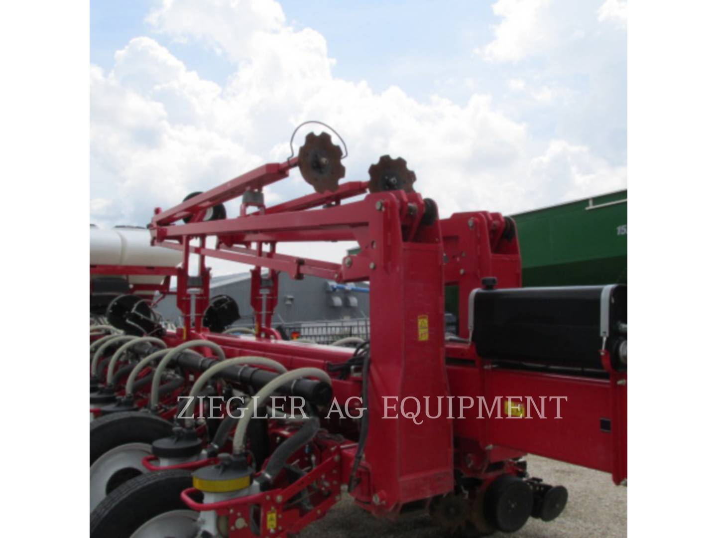 2009 AGCO White 8824-30_DE Planter