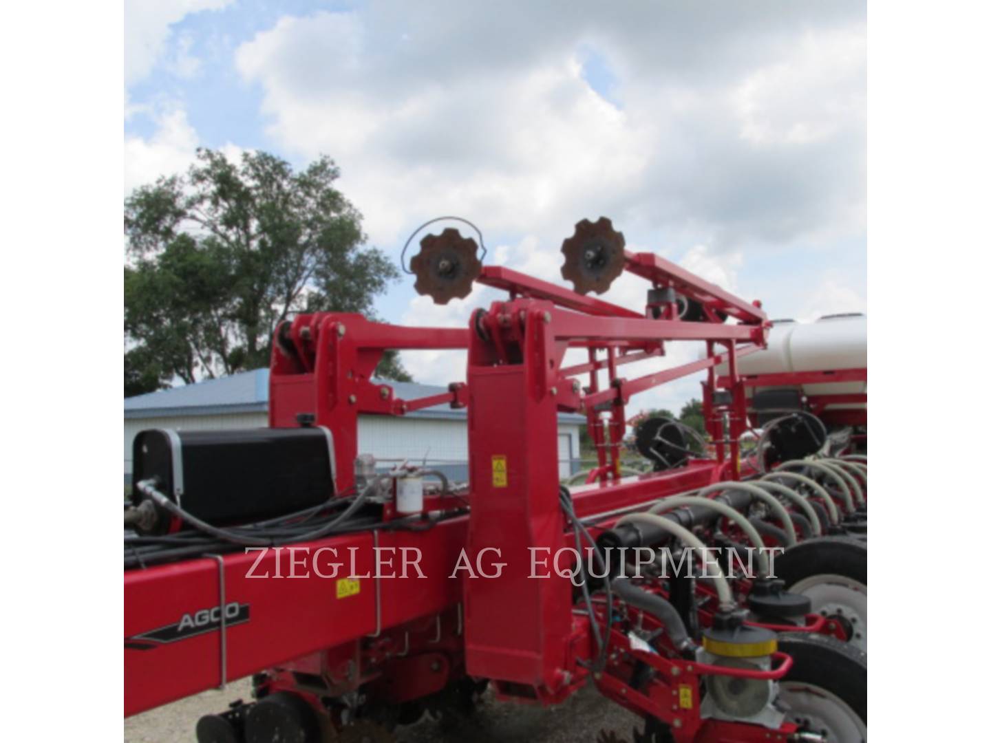 2009 AGCO White 8824-30_DE Planter