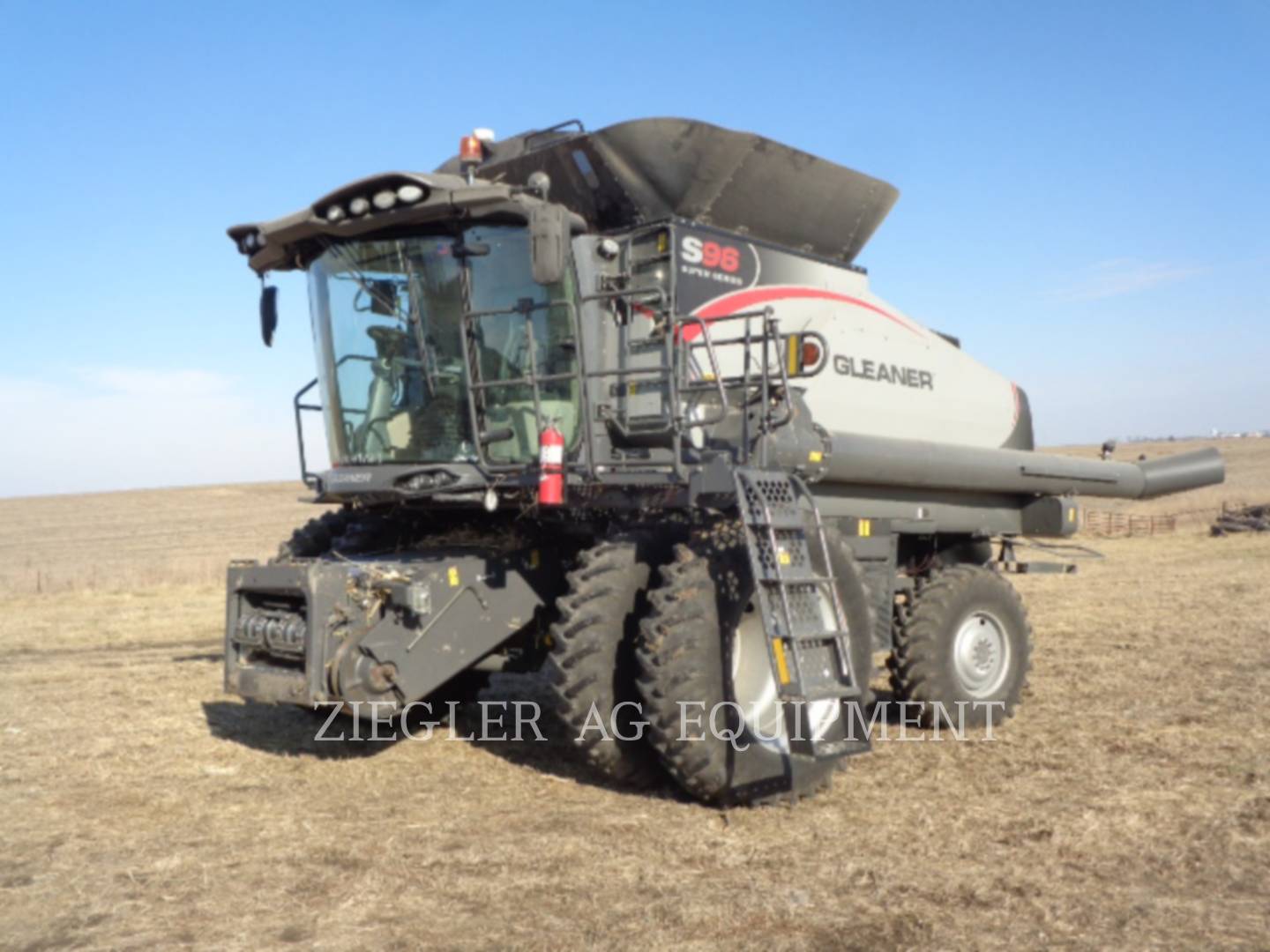 2017 Gleaner S96 Combine