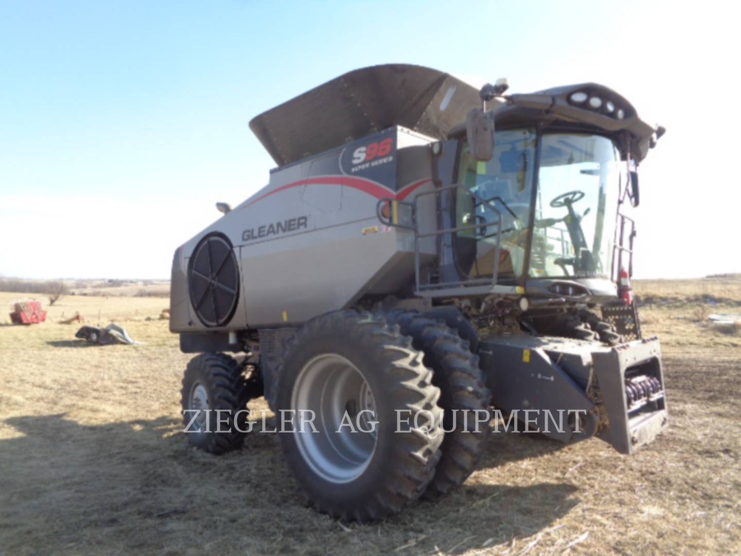 2017 Gleaner S96 Combine