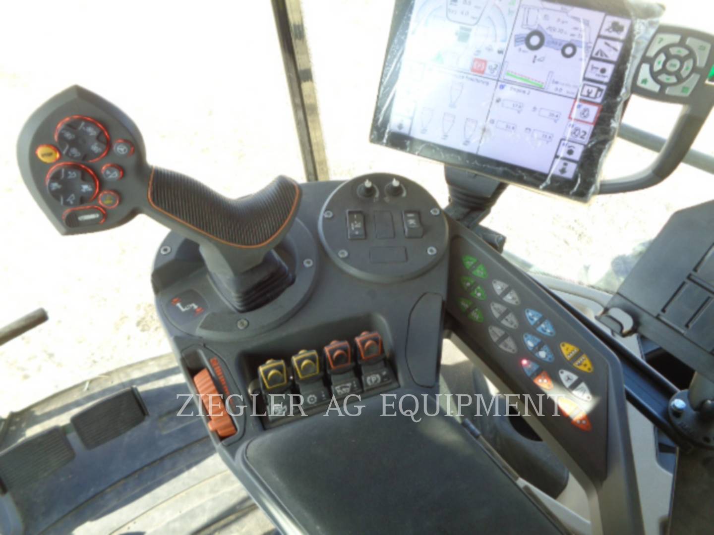 2017 Gleaner S96 Combine