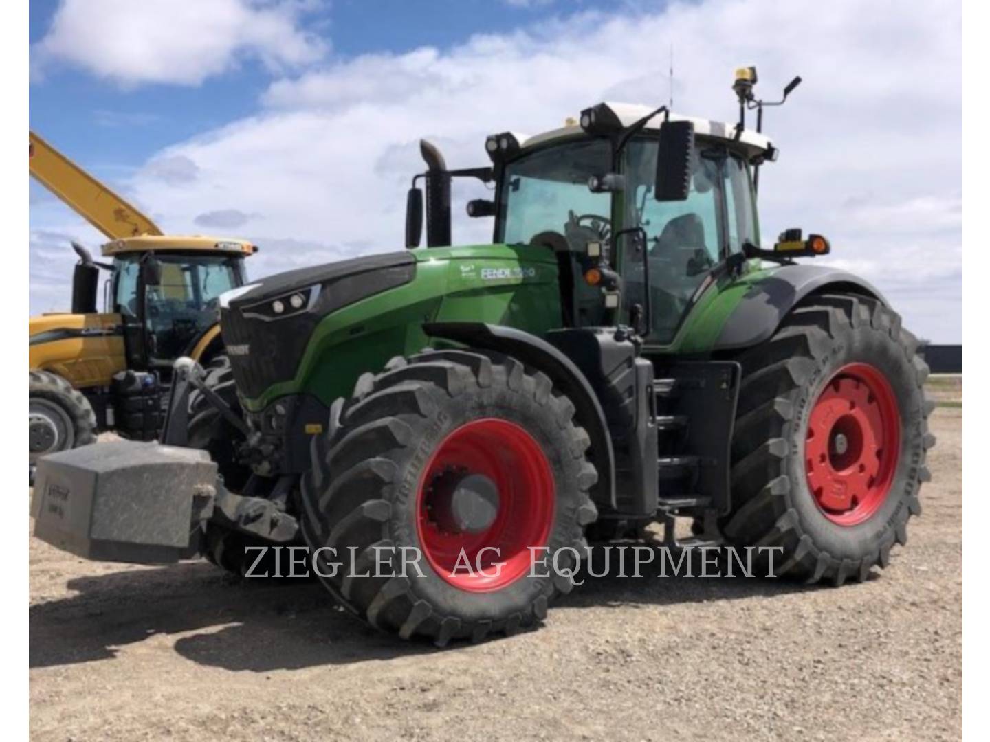 2017 Fendt FT1050 Tractor