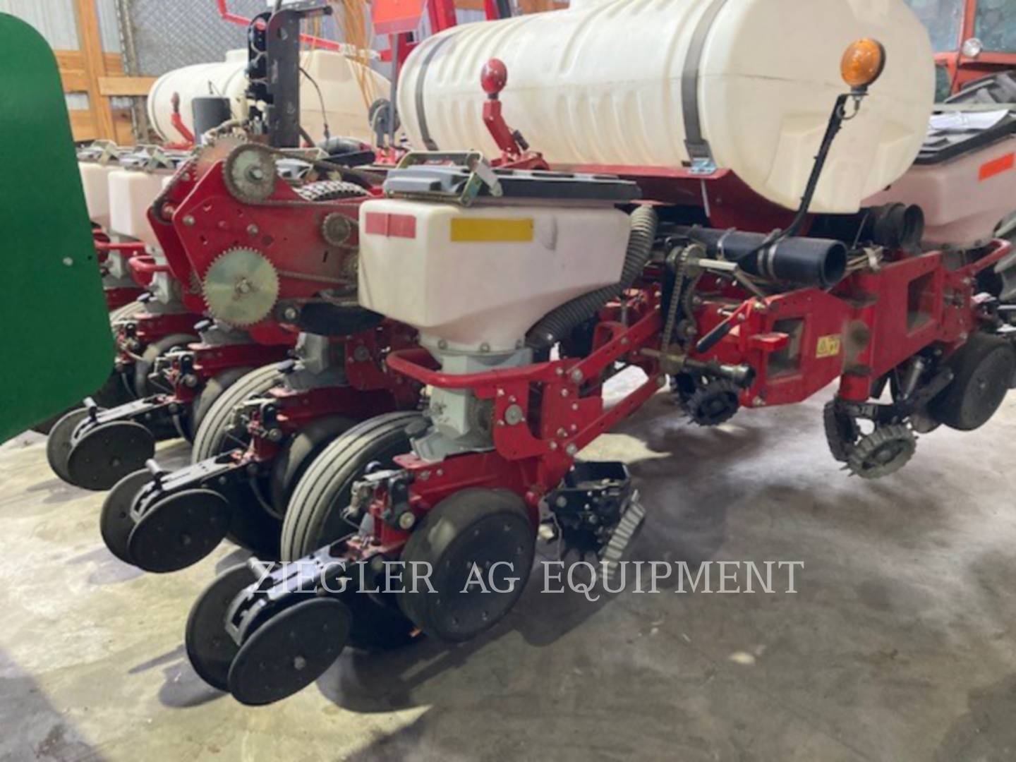 2012 AGCO White 8222-30_DE Planter