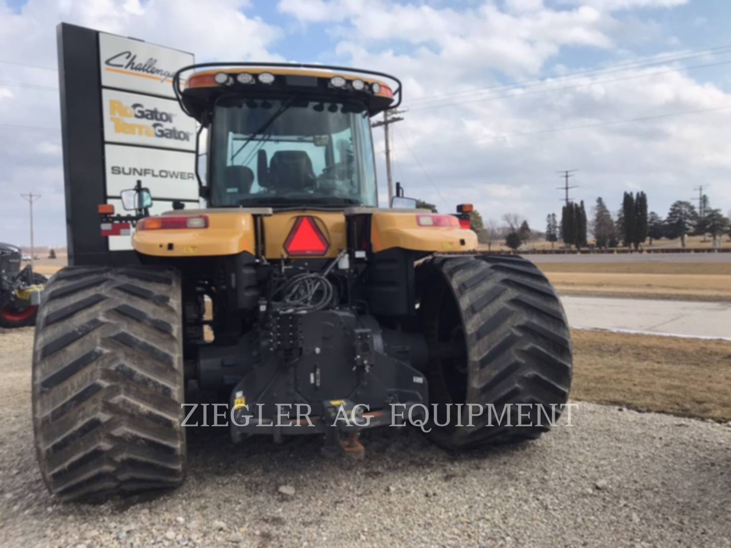 2017 Challenger MT875E Tractor