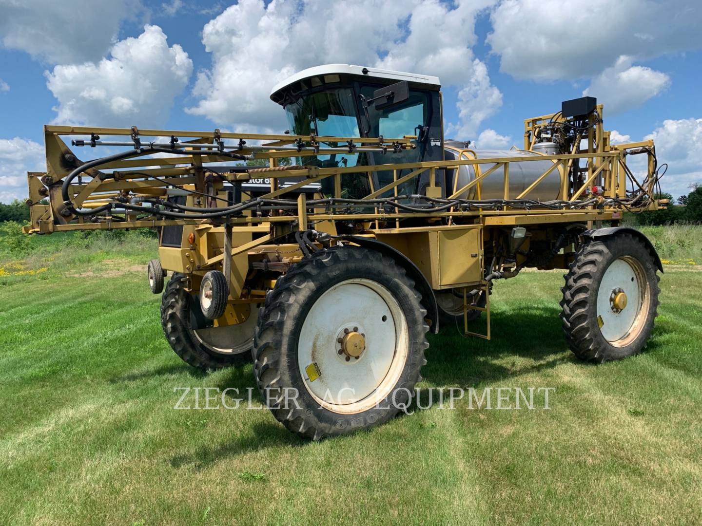 1999 Ag-Chem 854 Sprayer