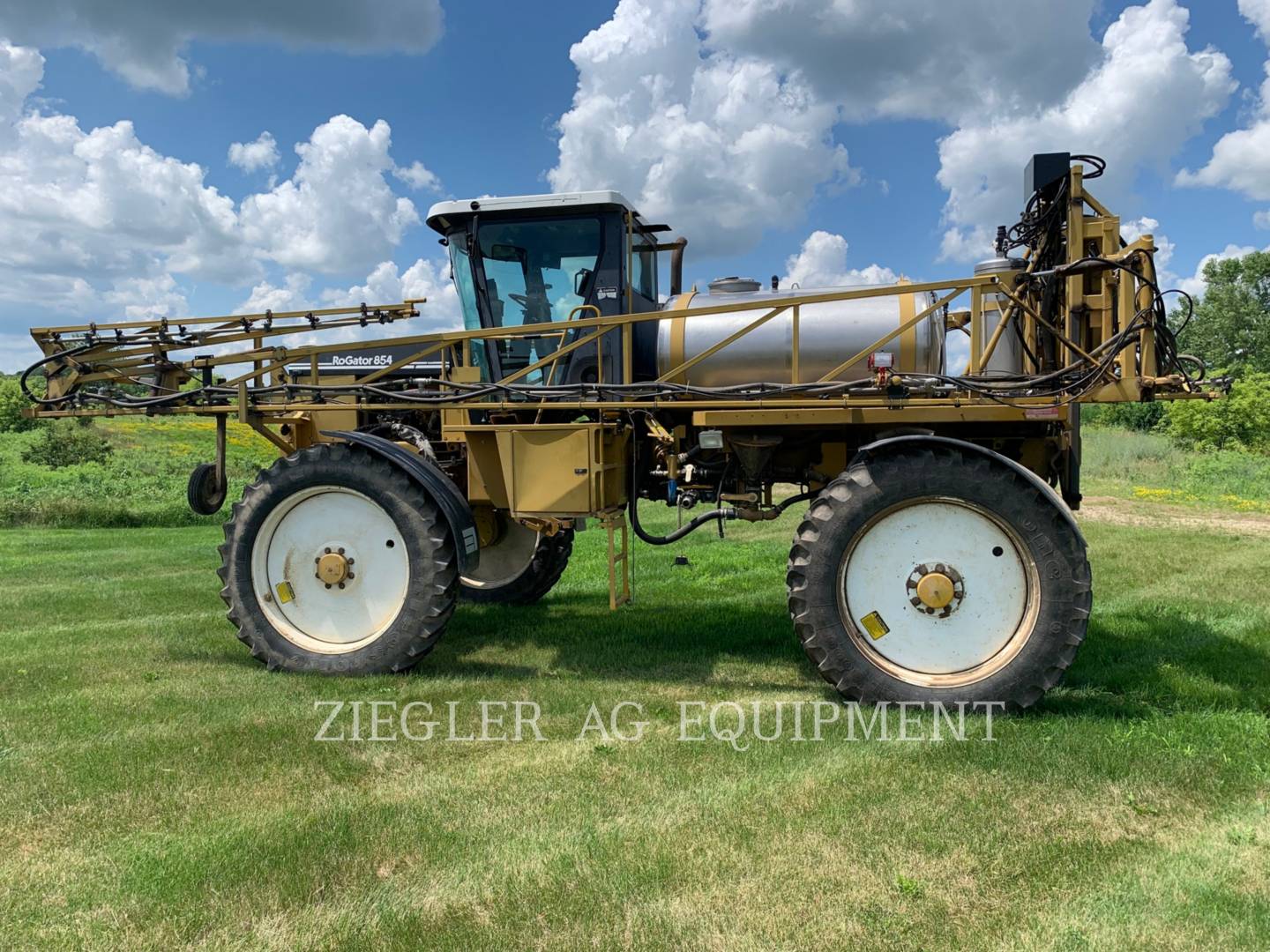 1999 Ag-Chem 854 Sprayer