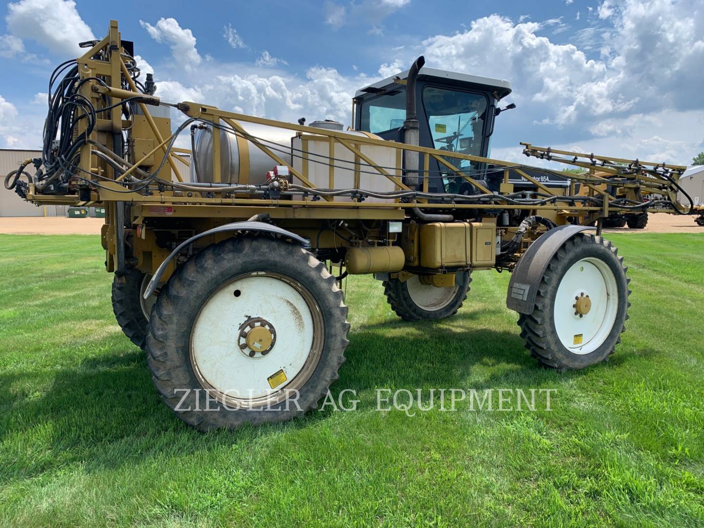 1999 Ag-Chem 854 Sprayer