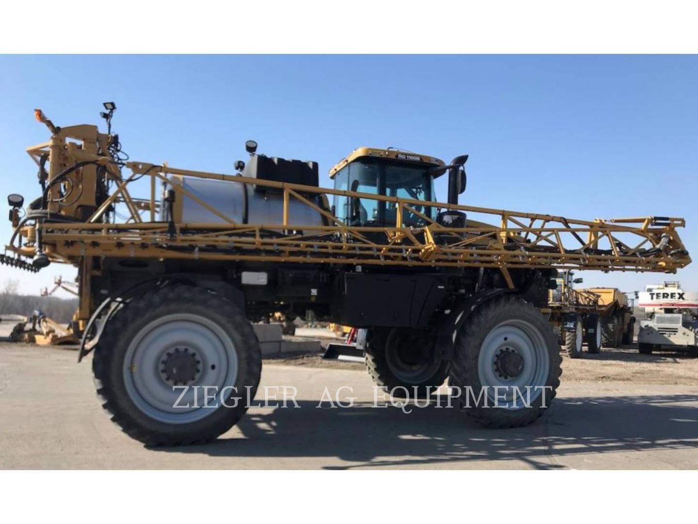 2016 Ag-Chem RG1100B Sprayer