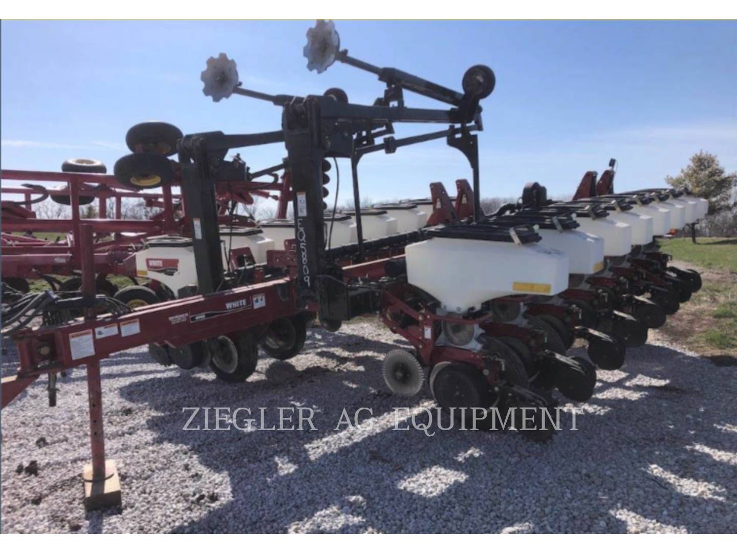 2005 AGCO White 8186 Planter