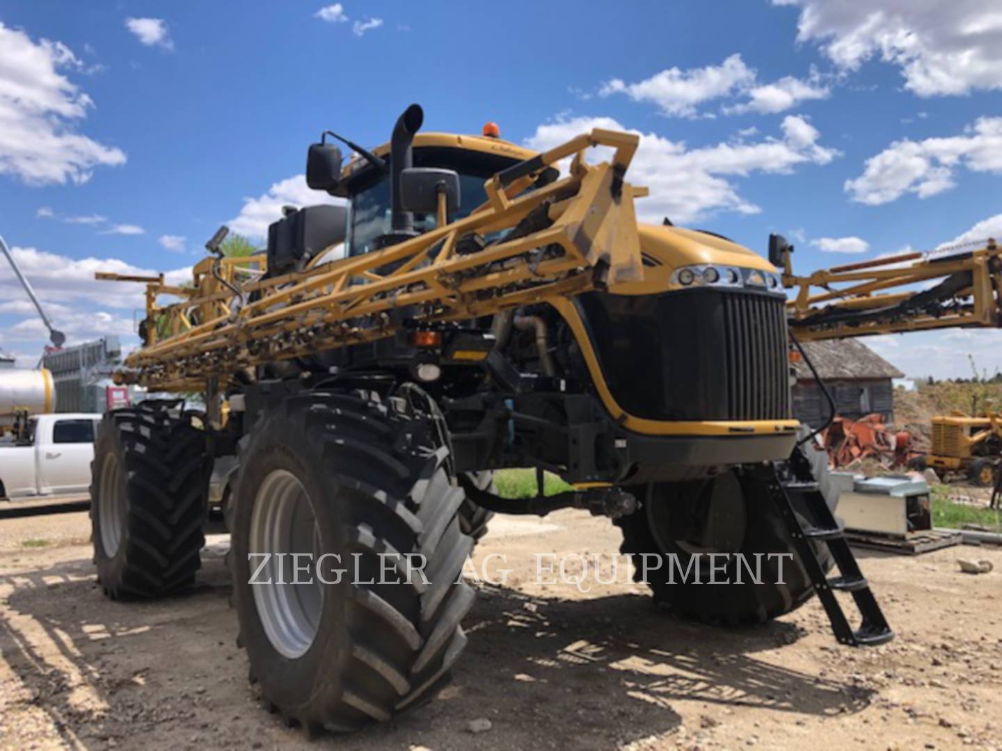 2016 Ag-Chem RG1300B Sprayer