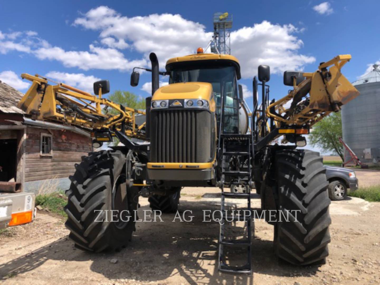 2016 Ag-Chem RG1300B Sprayer