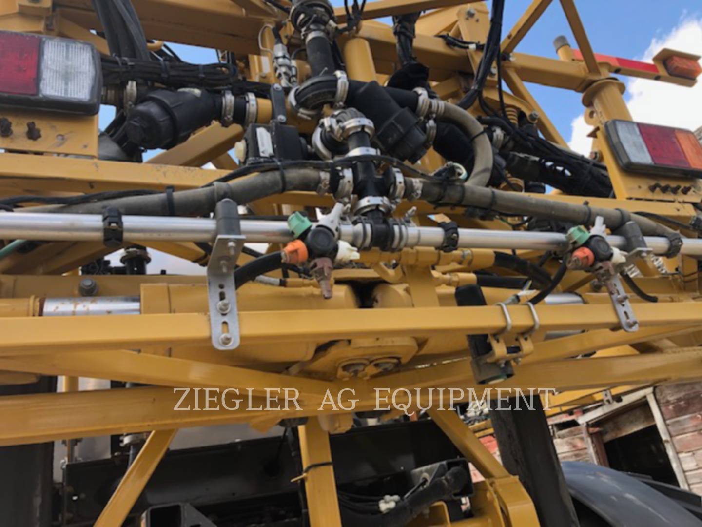 2016 Ag-Chem RG1300B Sprayer