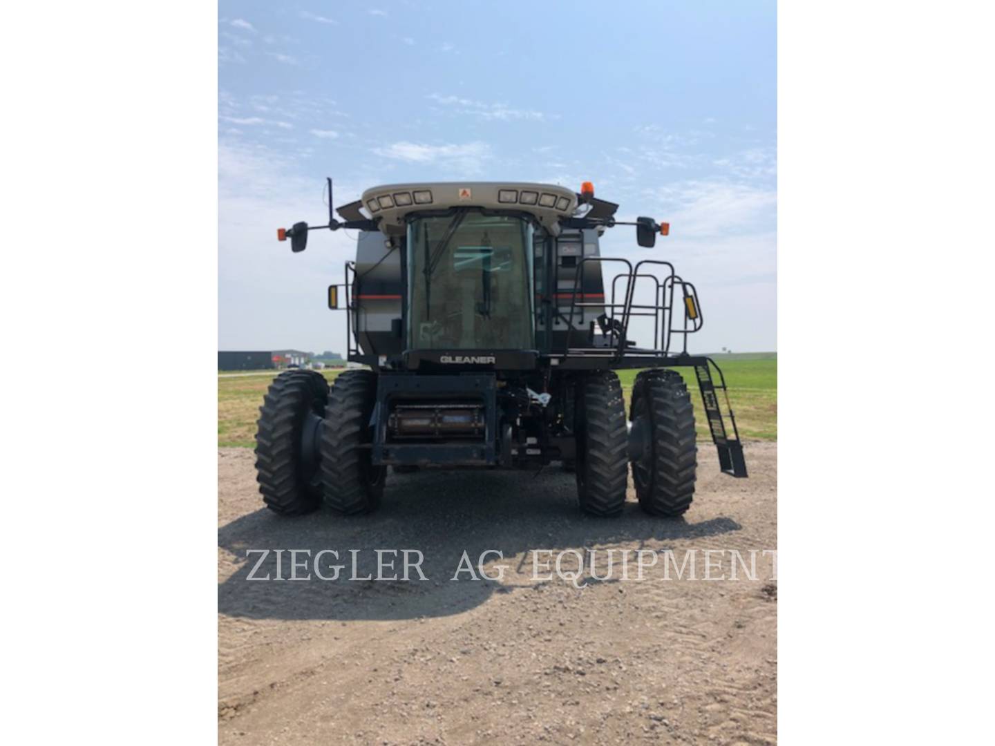 2005 Gleaner R75 Combine