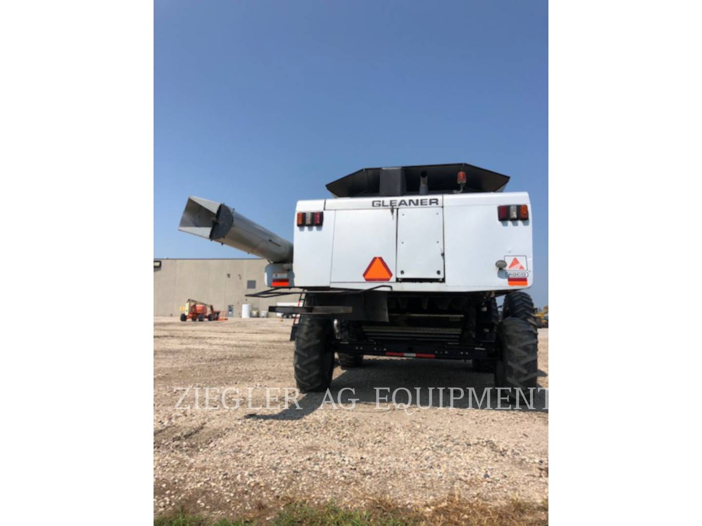 2005 Gleaner R75 Combine