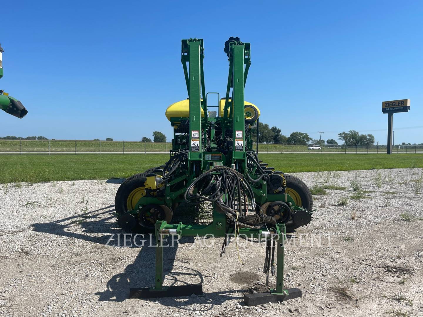 2011 John Deere 1770NT Planter