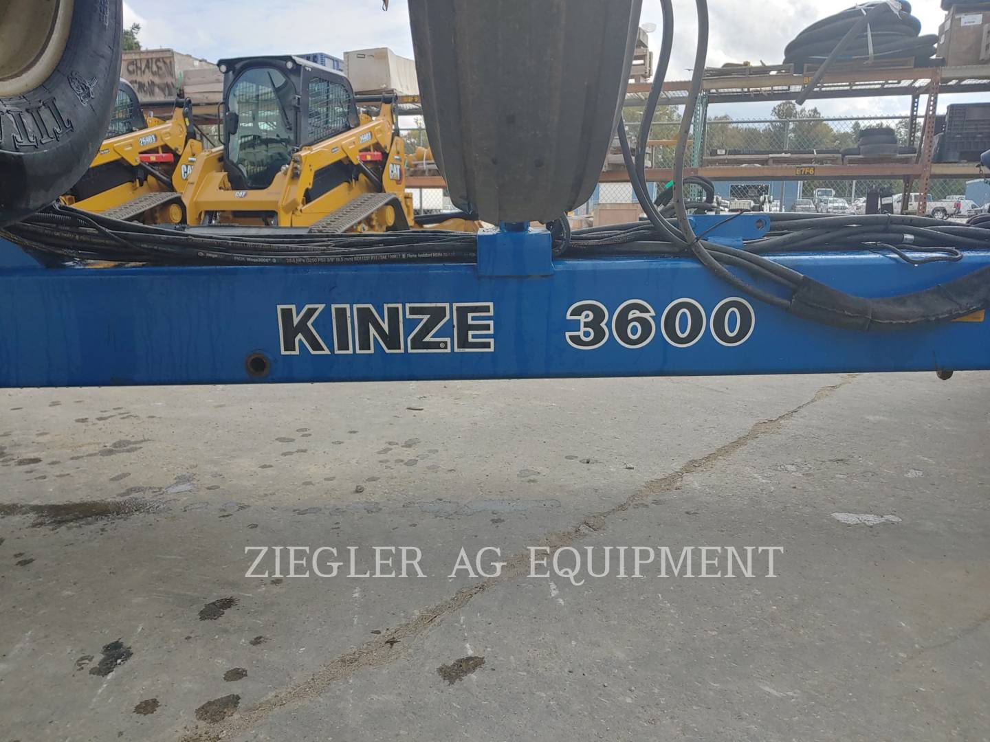 2009 Kinze 3600 Planter