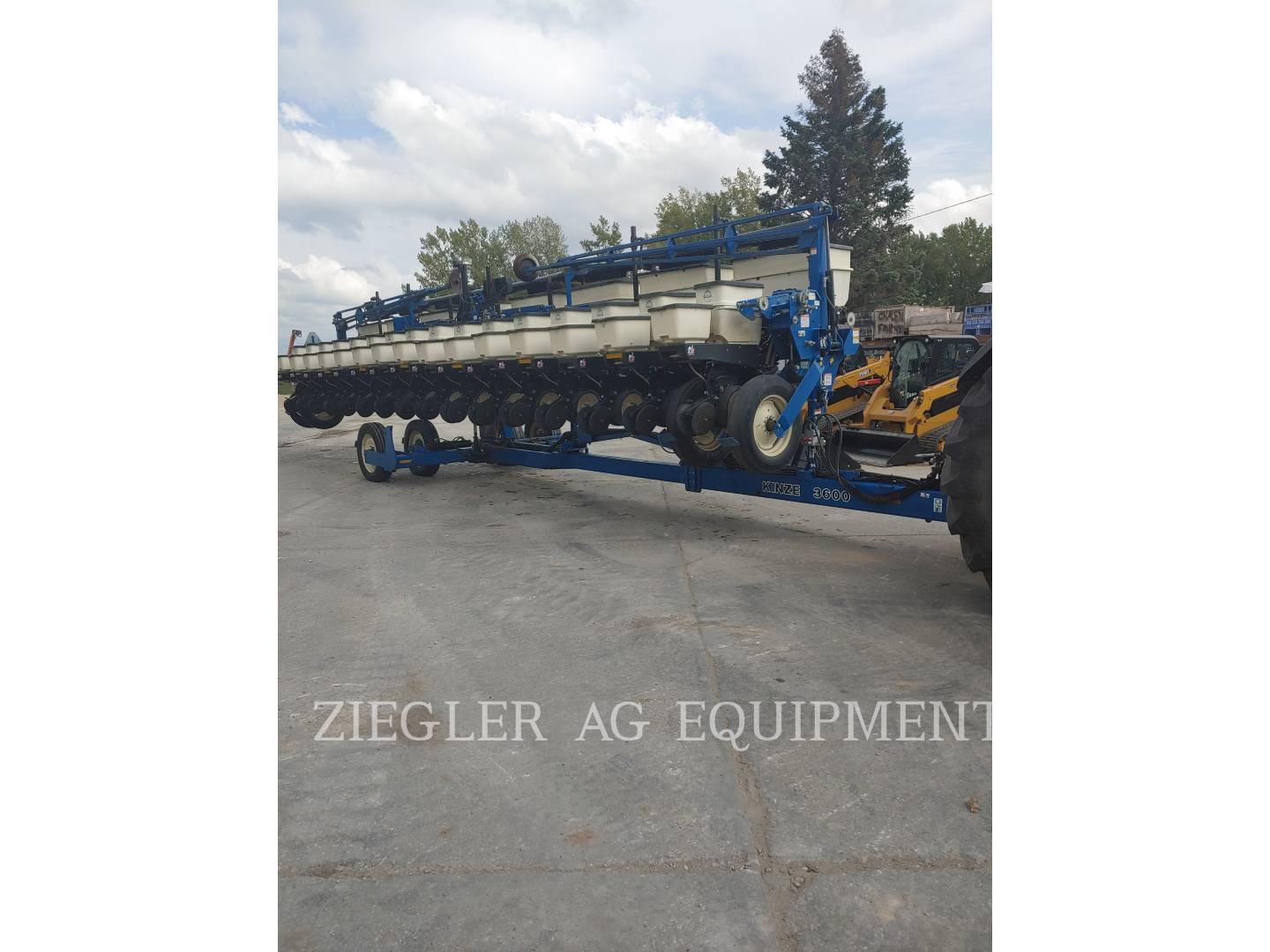 2009 Kinze 3600 Planter