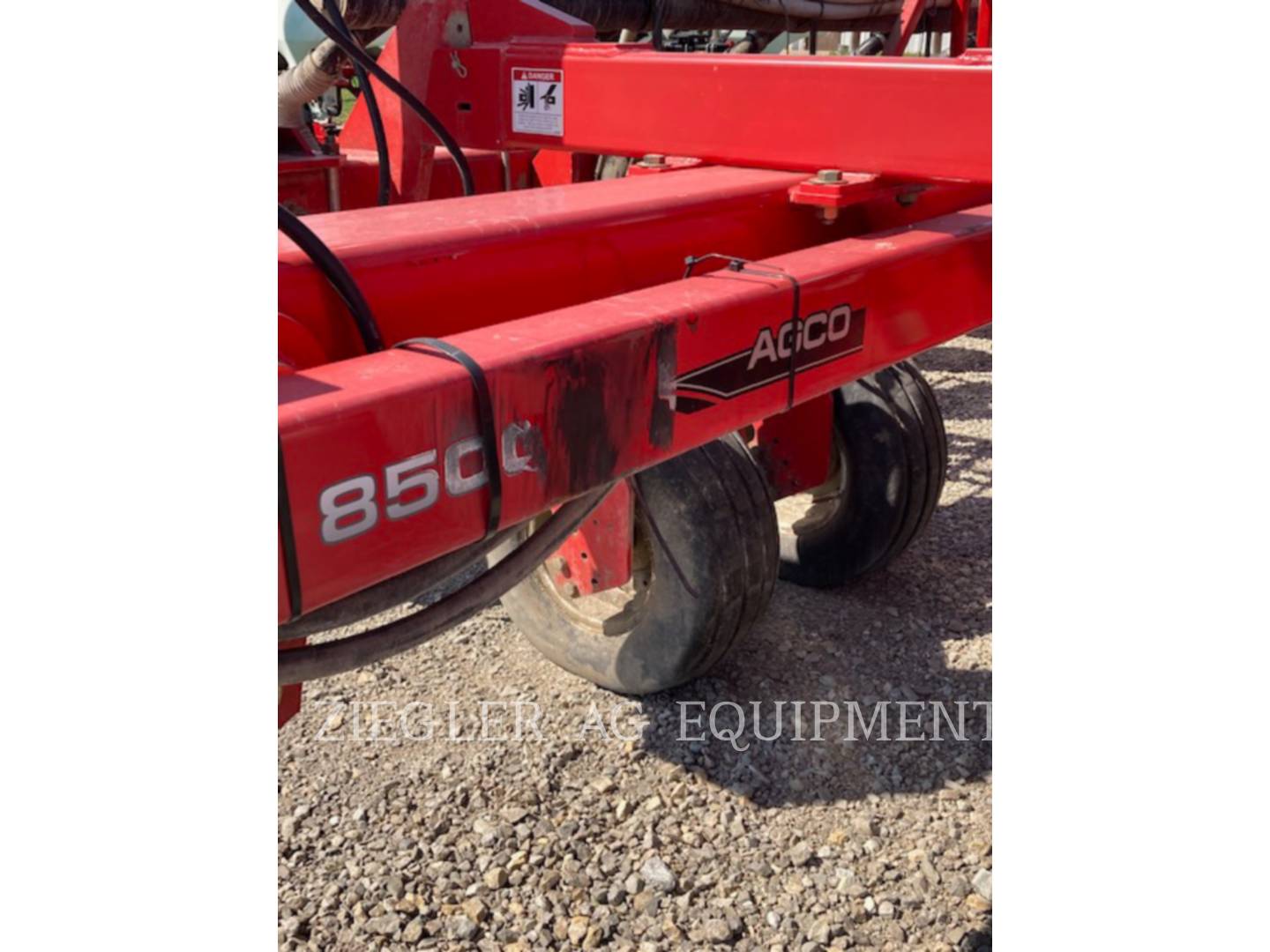 2008 AGCO White 8524 Planter