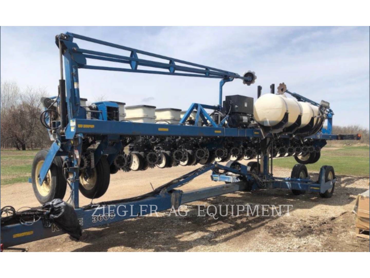 2002 Kinze 3600 Planter