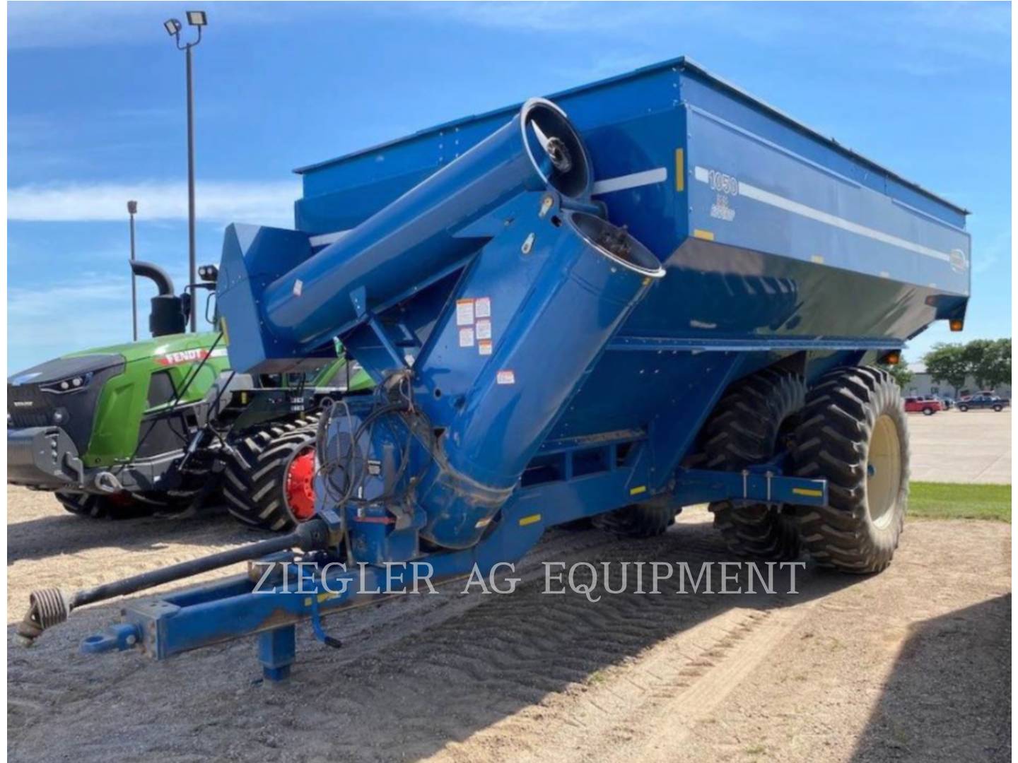 2004 Kinze 1050 GRAIN CART Misc