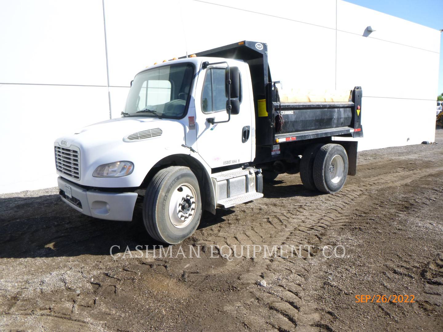 2017 Freightliner BUSINESSCLASSM2 Truck