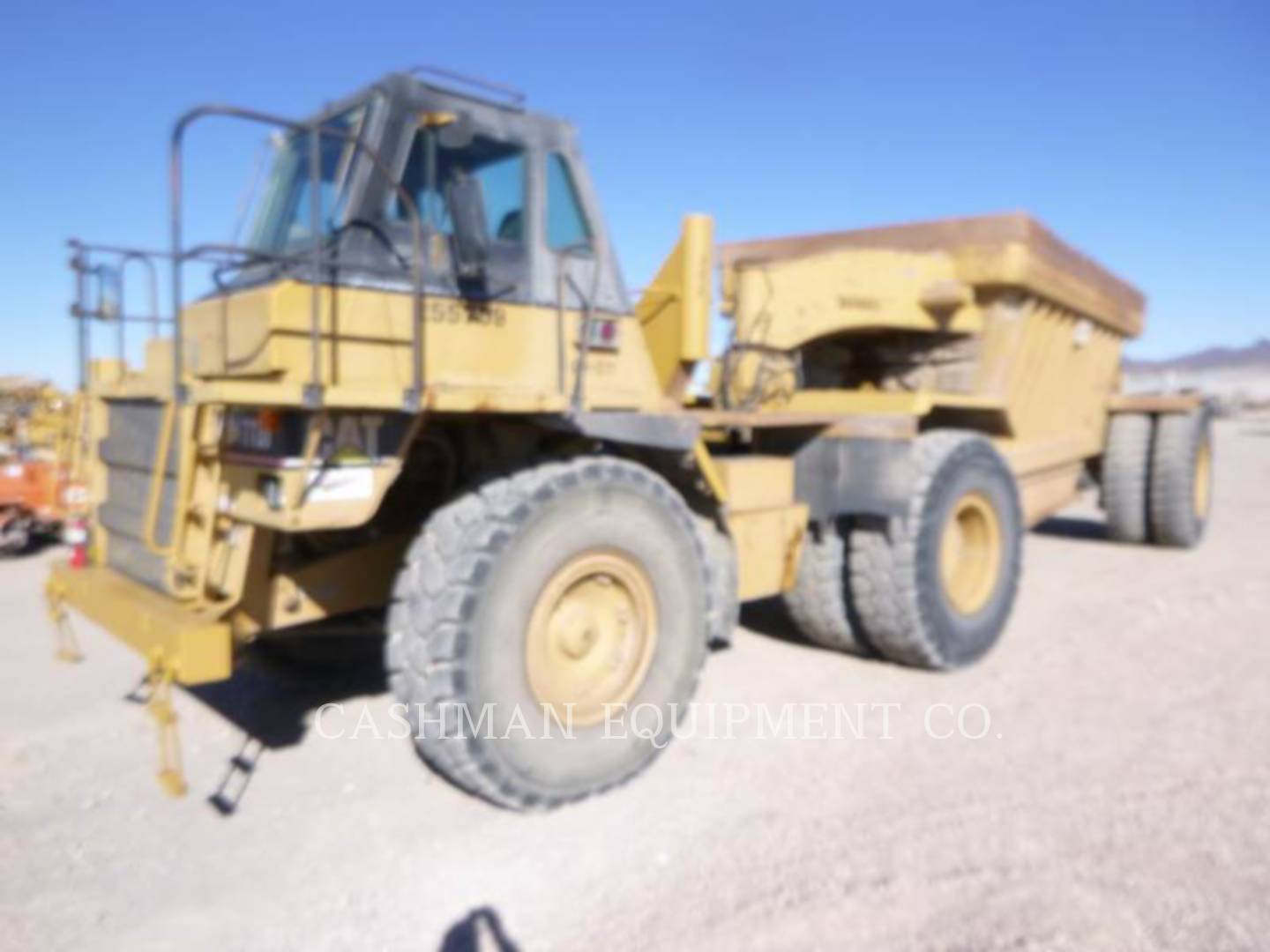 1996 Caterpillar 773D Truck