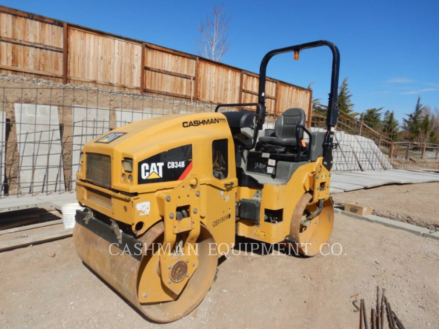 2018 Caterpillar CB34B Vibratory Double