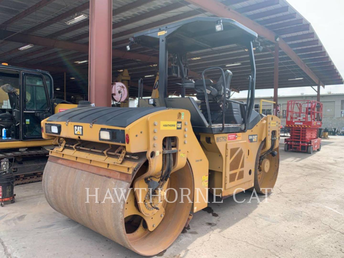 2017 Caterpillar CB10 Vibratory Double