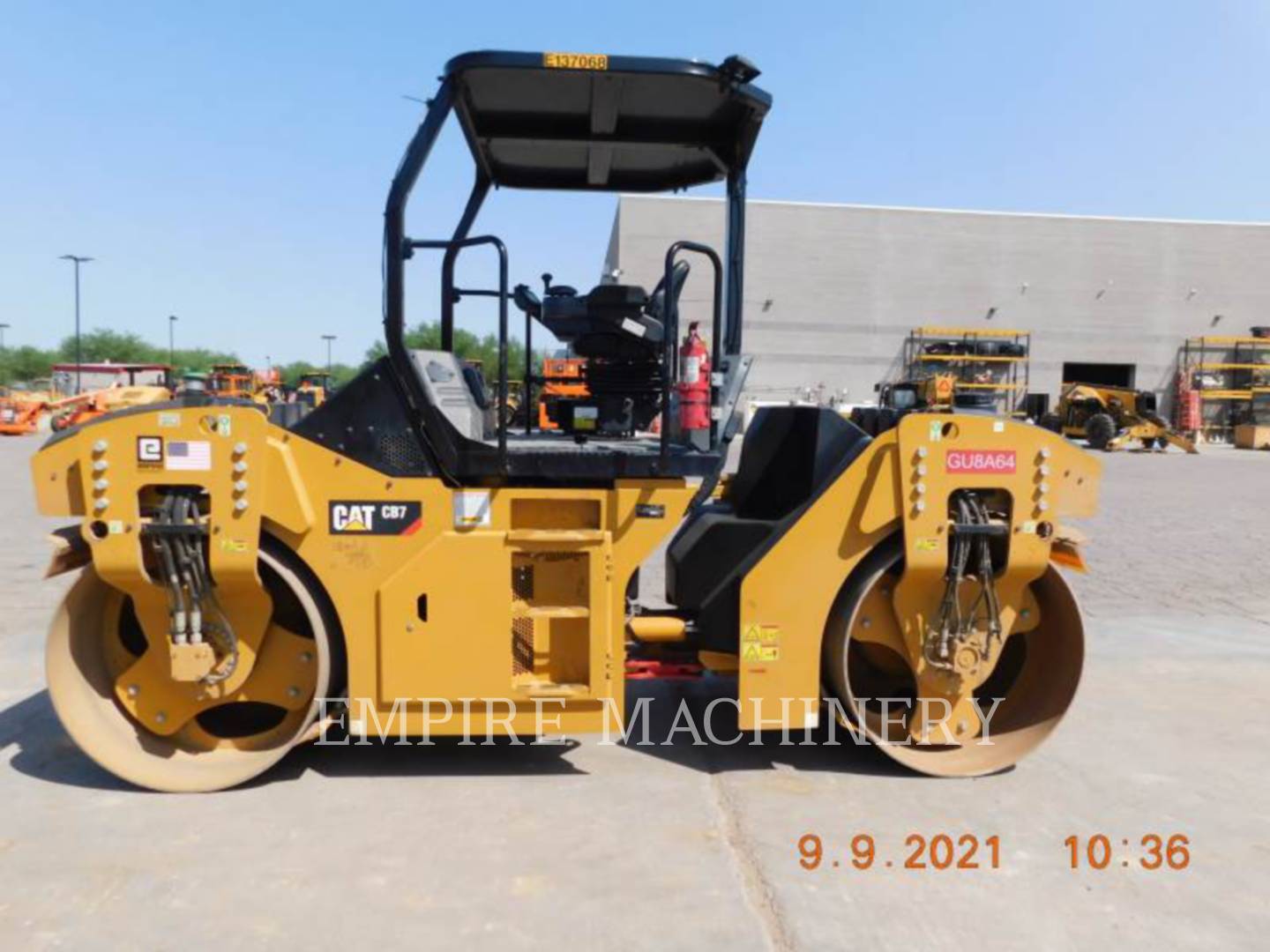 2017 Caterpillar CB7 Vibratory Double