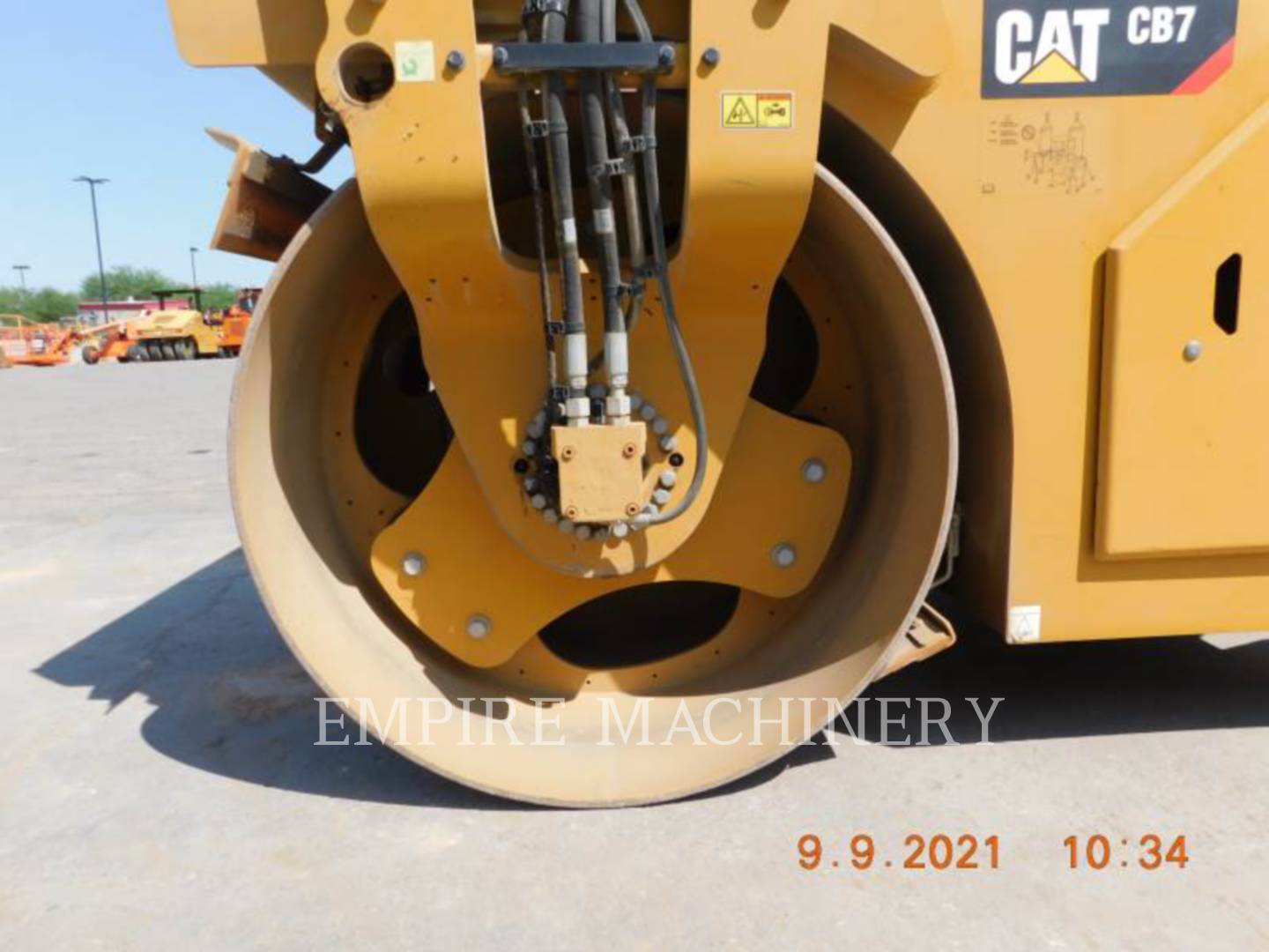 2017 Caterpillar CB7 Vibratory Double