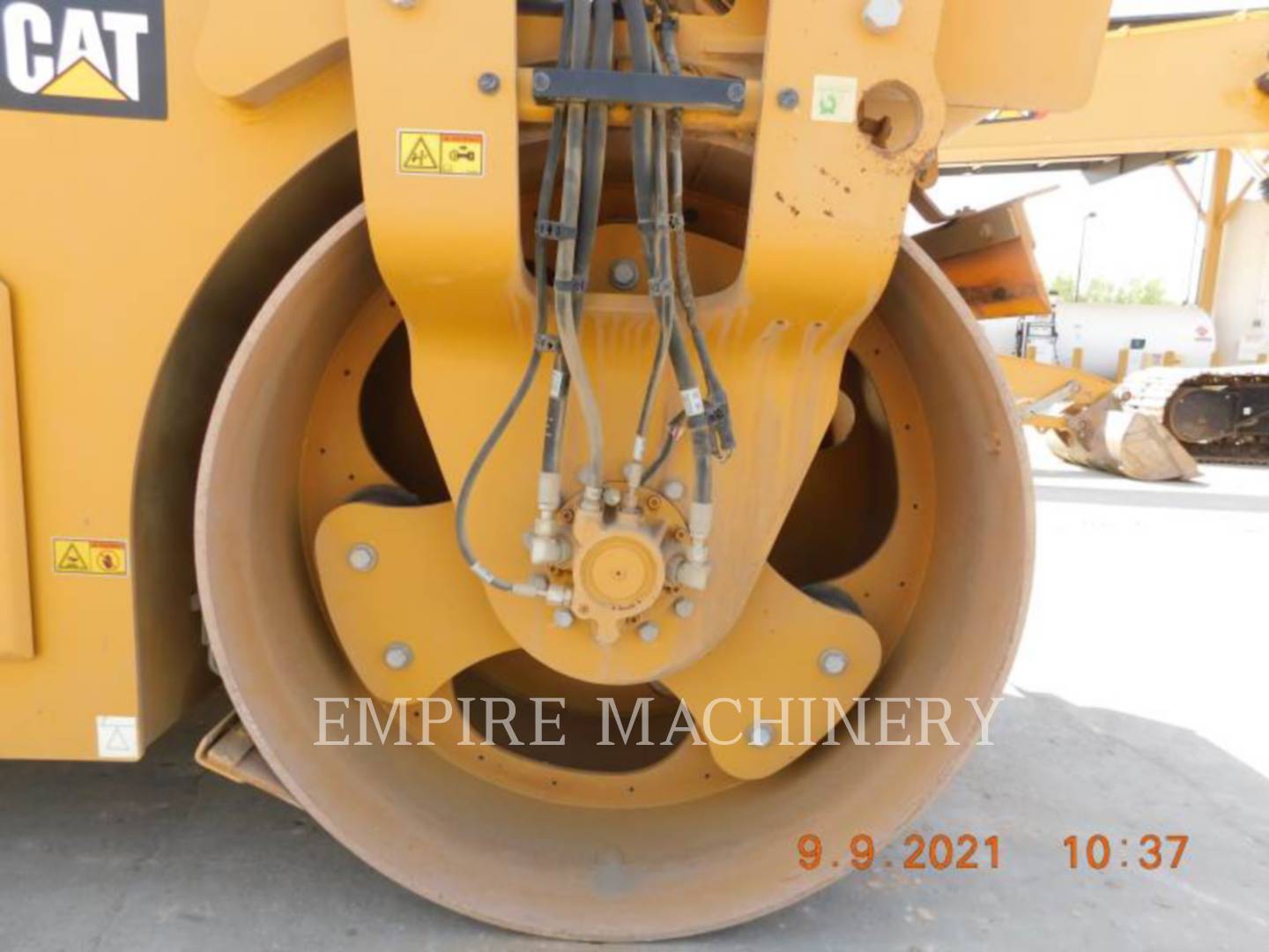 2017 Caterpillar CB7 Vibratory Double