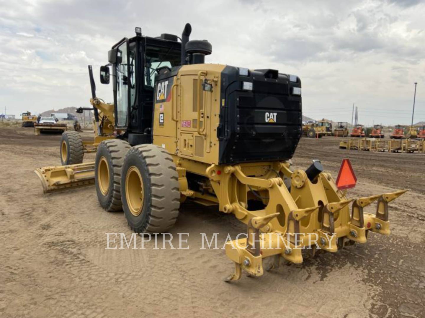 2018 Caterpillar 12M3 Grader - Road