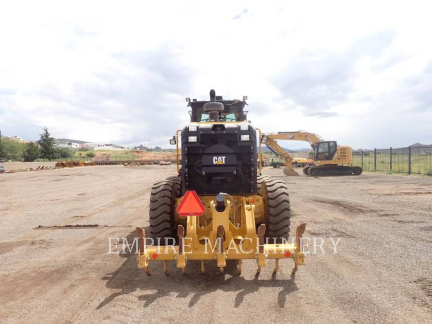 2018 Caterpillar 12M3 Grader - Road