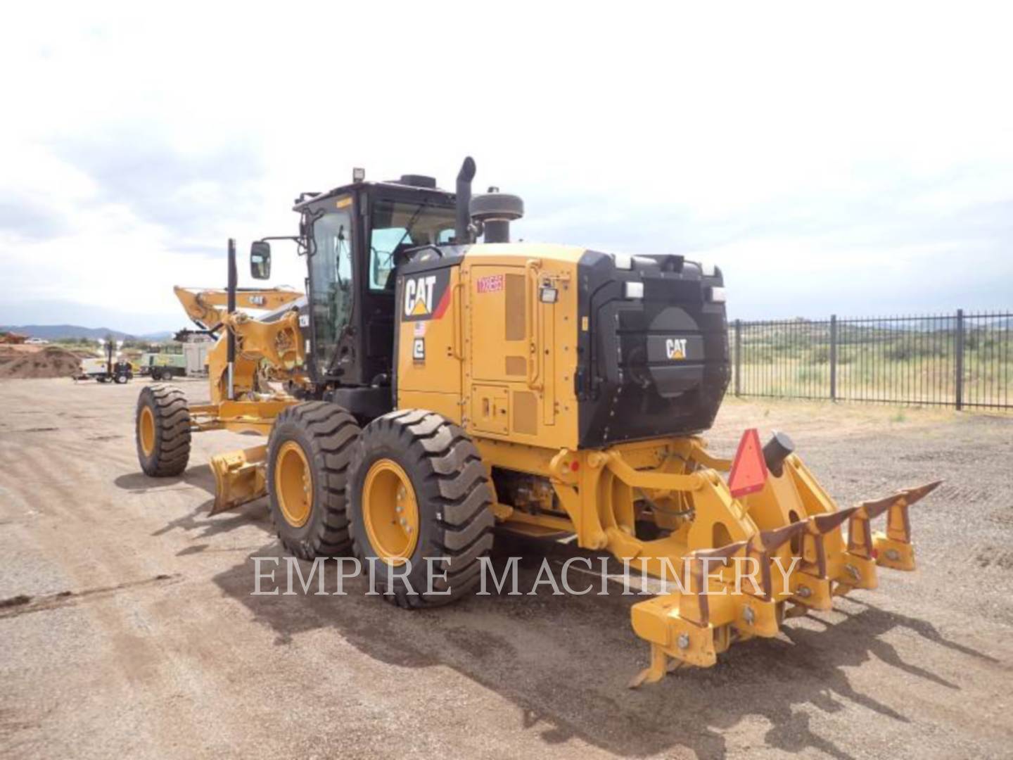 2018 Caterpillar 12M3 Grader - Road