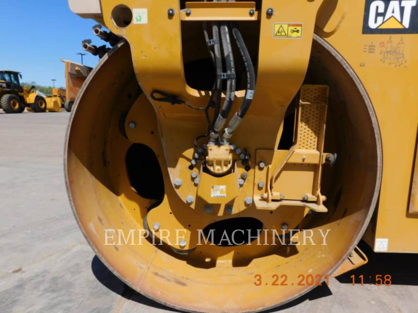 2019 Caterpillar CB15 Vibratory Double